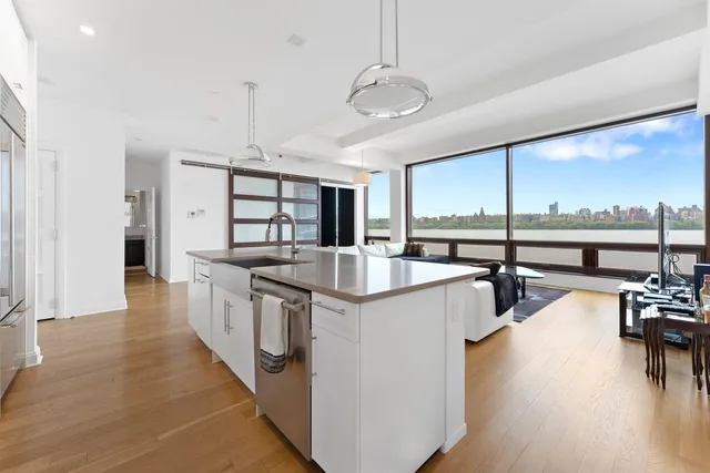 $849,000 | 9 Somerset Lane, Unit 402, Edgewater, NJ 07020