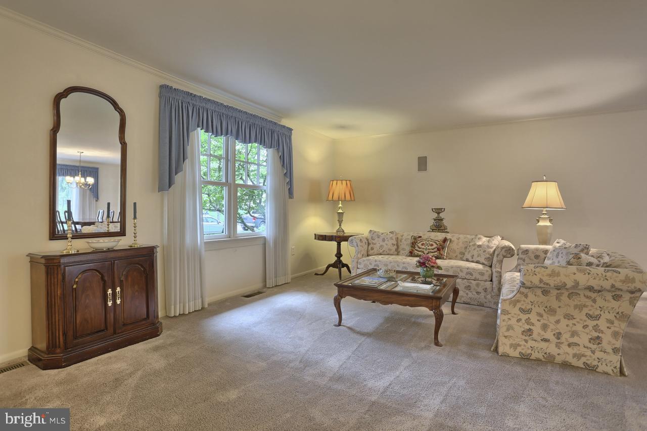 959 Greenlea Road Hershey, PA 17033 - Photo 3 of 30 Gallery Image 3