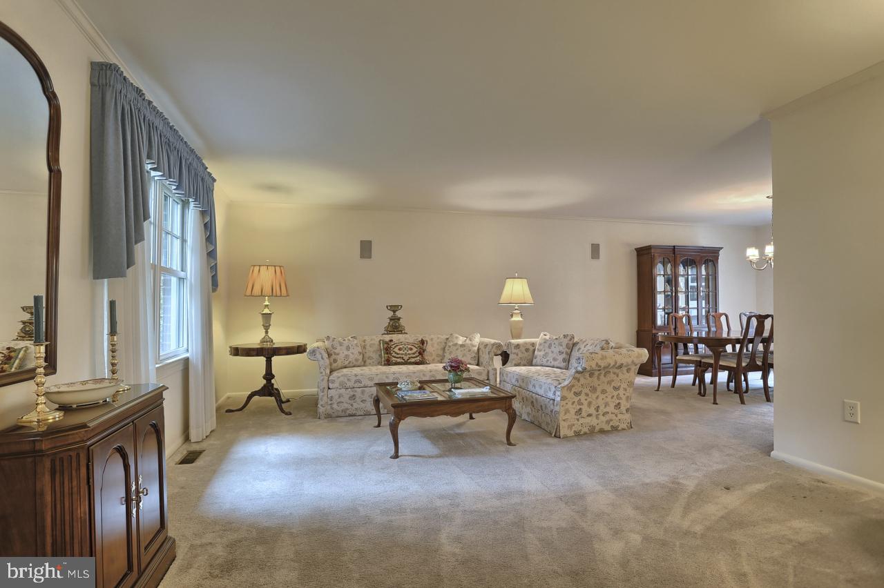 959 Greenlea Road Hershey, PA 17033 - Photo 4 of 30 Gallery Image 4