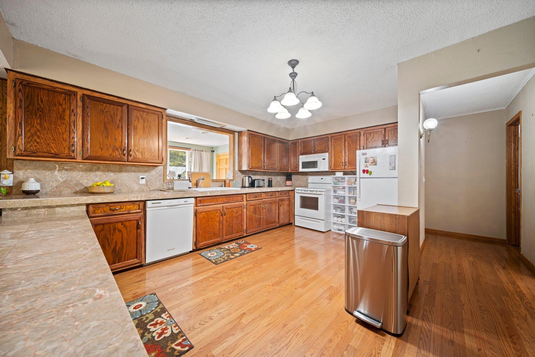 3008 Indian Hill Road Honor, MI 49640 - Photo 9 of 45 1905982-8.JPG