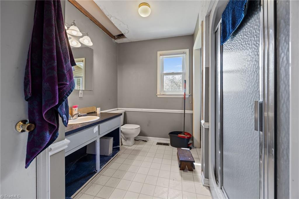 487 King Road Seagrove, NC 27341 - Photo 18 of 42 Main level bathroom