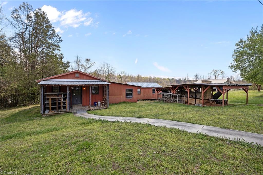 487 King Road Seagrove, NC 27341 - Photo 28 of 42 Welcome to your very own personal studio!