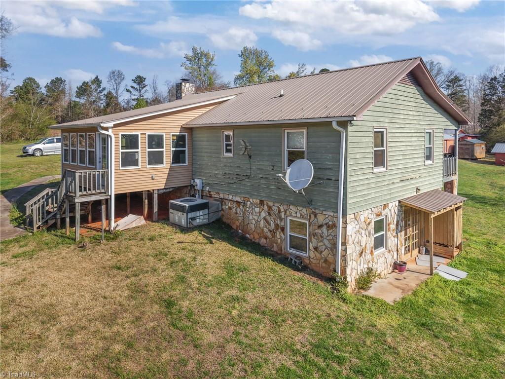 487 King Road Seagrove, NC 27341 - Photo 6 of 42