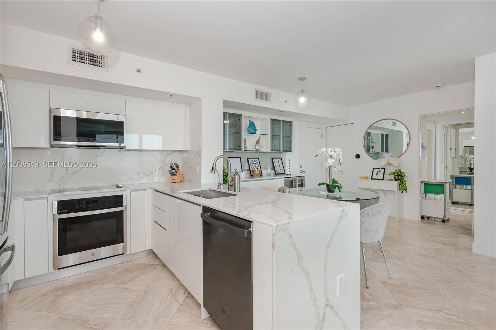90 Alton Road, Unit 1109 Miami Beach, FL 33139 - Photo 9 of 28