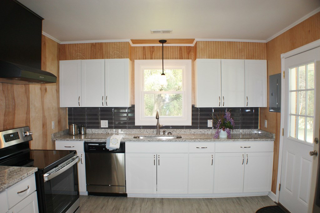 1811 Queen Chapel Road Sumter, SC 29153 - Photo 8 of 24