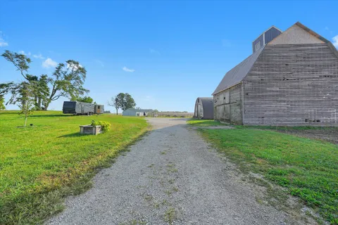 $670,000 | 8871 North 5000E Road, Manteno, IL 60950