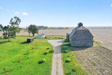 $670,000 | 8871 North 5000E Road, Manteno, IL 60950