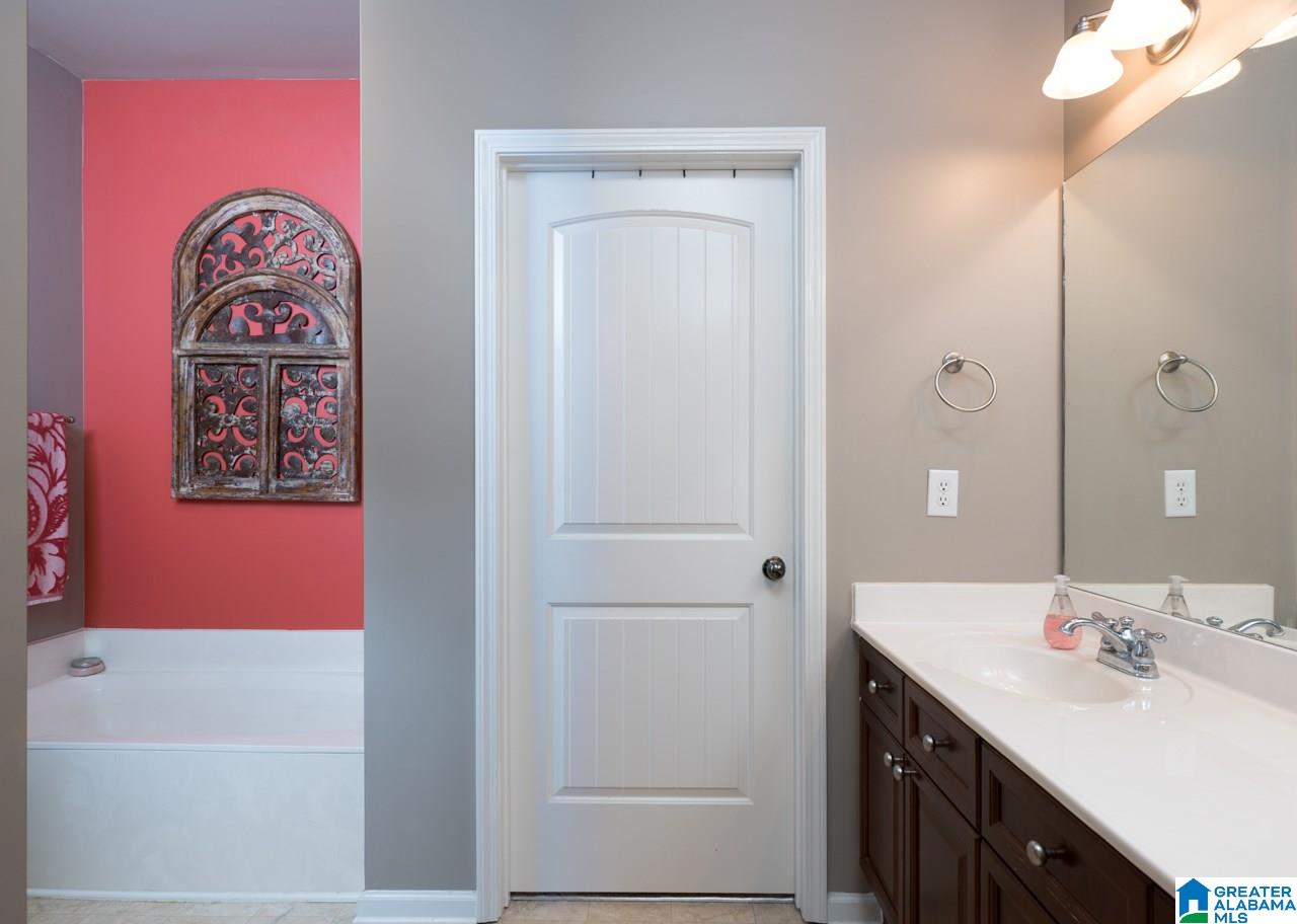 2400 Ridgemont Drive Birmingham, AL 35244 - Photo 20 of 33