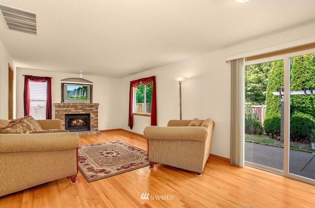 12840 Southeast 175th Court Renton, WA 98058 - Photo 2 of 8 Gallery Image 2