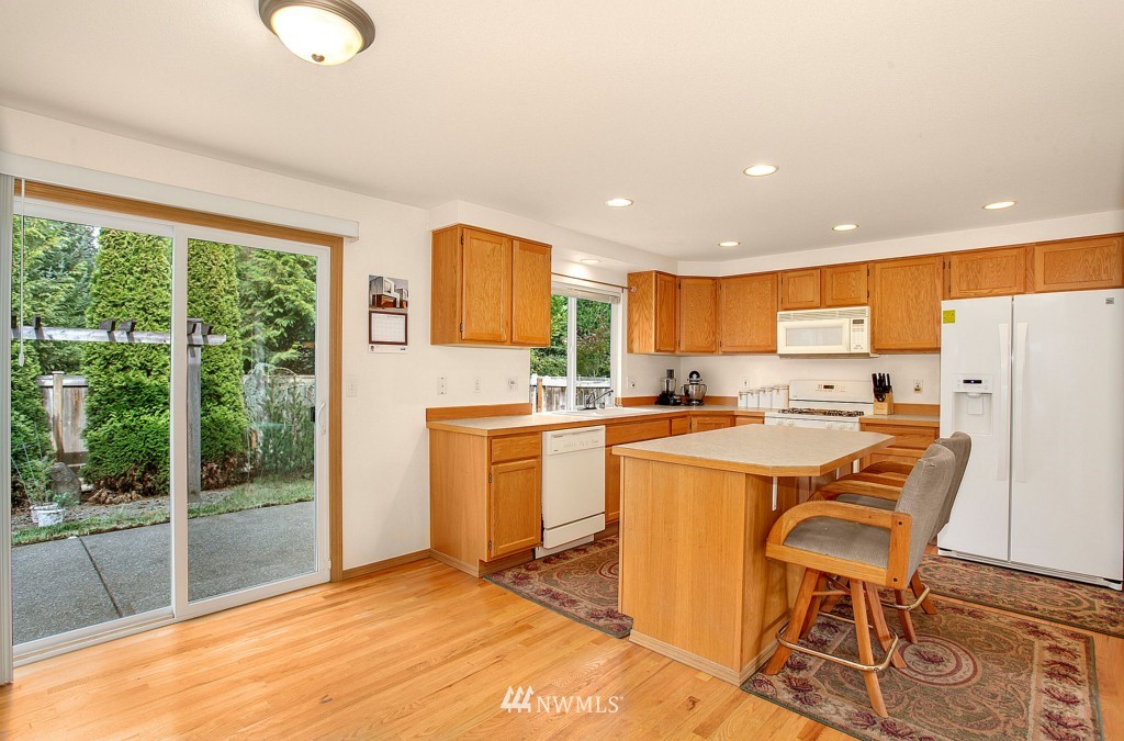 12840 Southeast 175th Court Renton, WA 98058 - Photo 4 of 8 Gallery Image 4