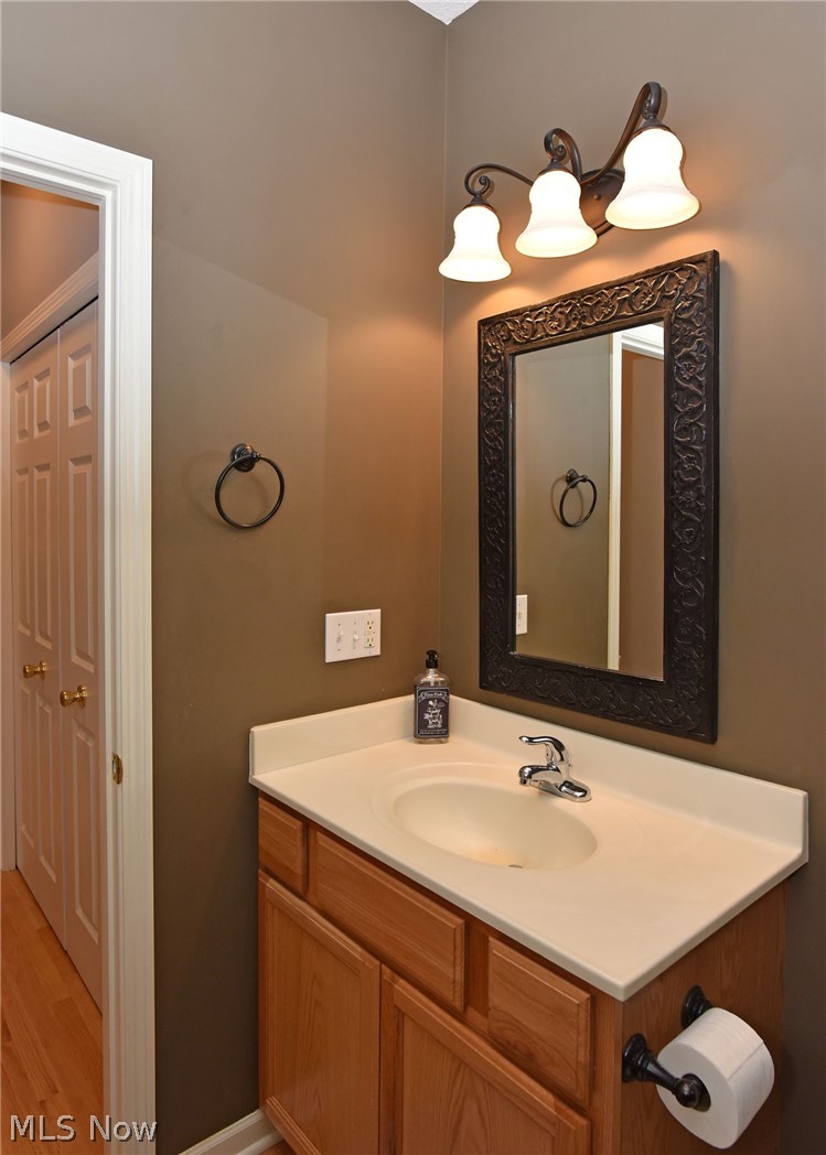 515 Silver Ridge Drive Akron, OH 44321 - Photo 23 of 30 1st floor powder room