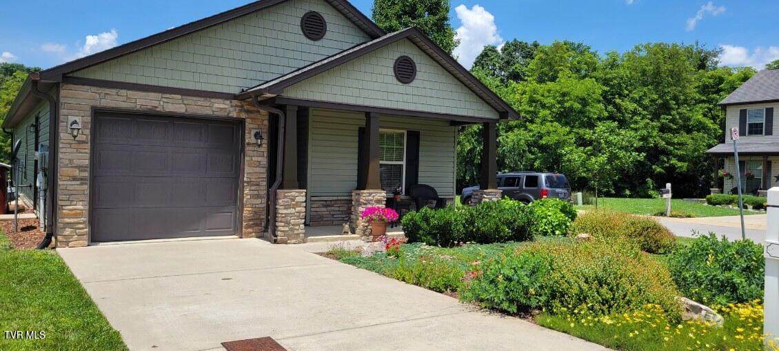 687 Suffolk Road Johnson City, TN 37615 - Photo 1 of 25 Great Locaton