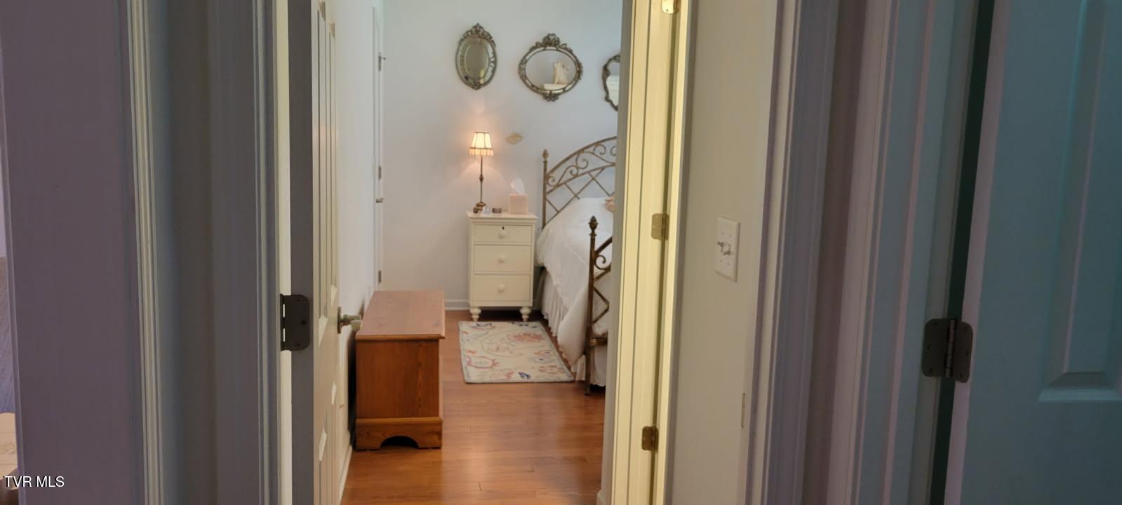 687 Suffolk Road Johnson City, TN 37615 - Photo 14 of 25 Hall to Master