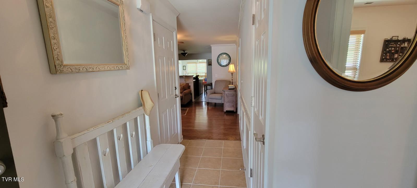 687 Suffolk Road Johnson City, TN 37615 - Photo 2 of 25 Entry Hall
