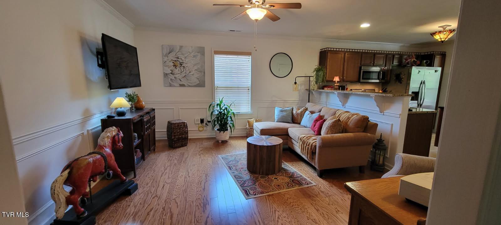 687 Suffolk Road Johnson City, TN 37615 - Photo 5 of 25 Living from Hall