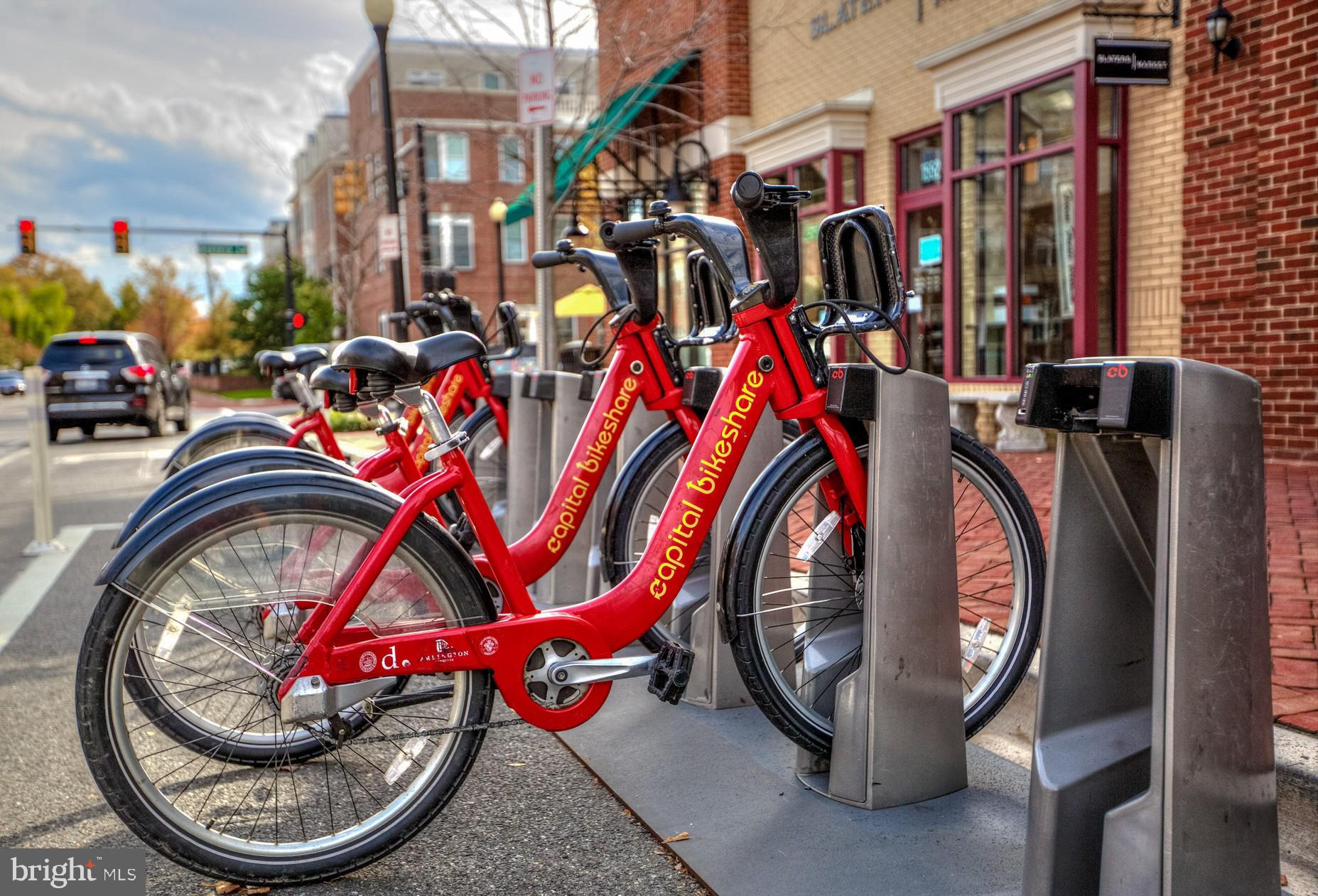 910 Powhatan Street, Unit 104N Alexandria, VA 22314 - Photo 35 of 60 Capital Bike Share