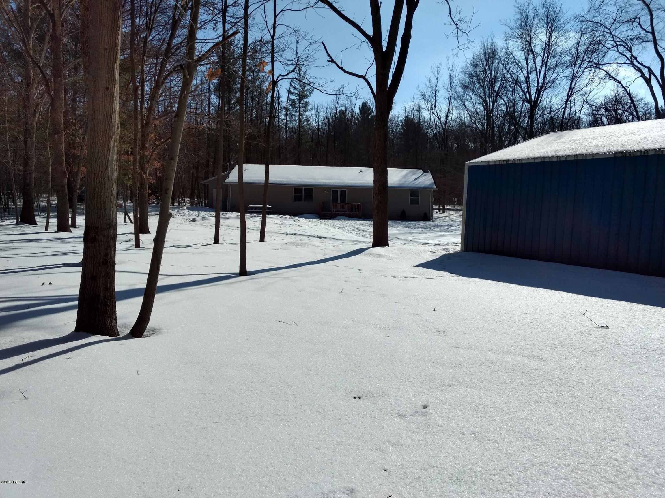 1218 Bridge Road Allegan, MI 49010 - Photo 26 of 28 House 5