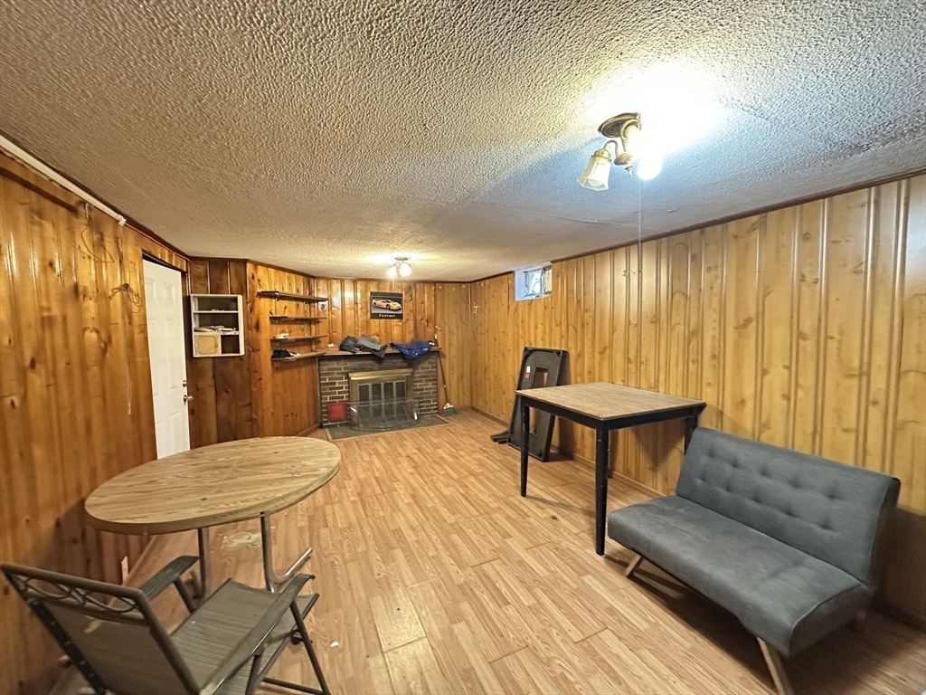 137 Carroll Street Springfield, MA 01108 - Photo 17 of 22