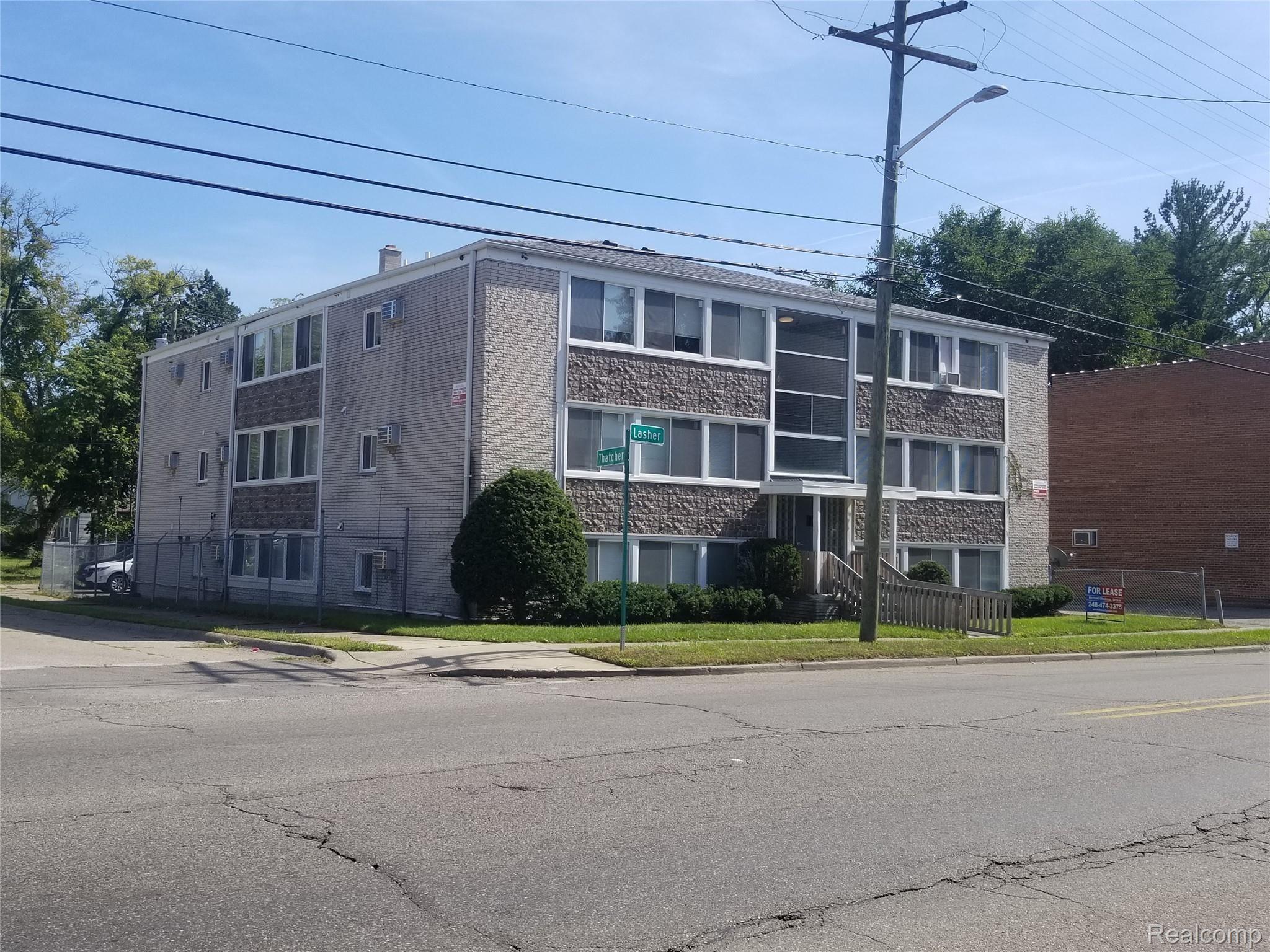 17644 Lahser Road Detroit, MI 48219 - Photo 3 of 22 20190919_135640.jpg