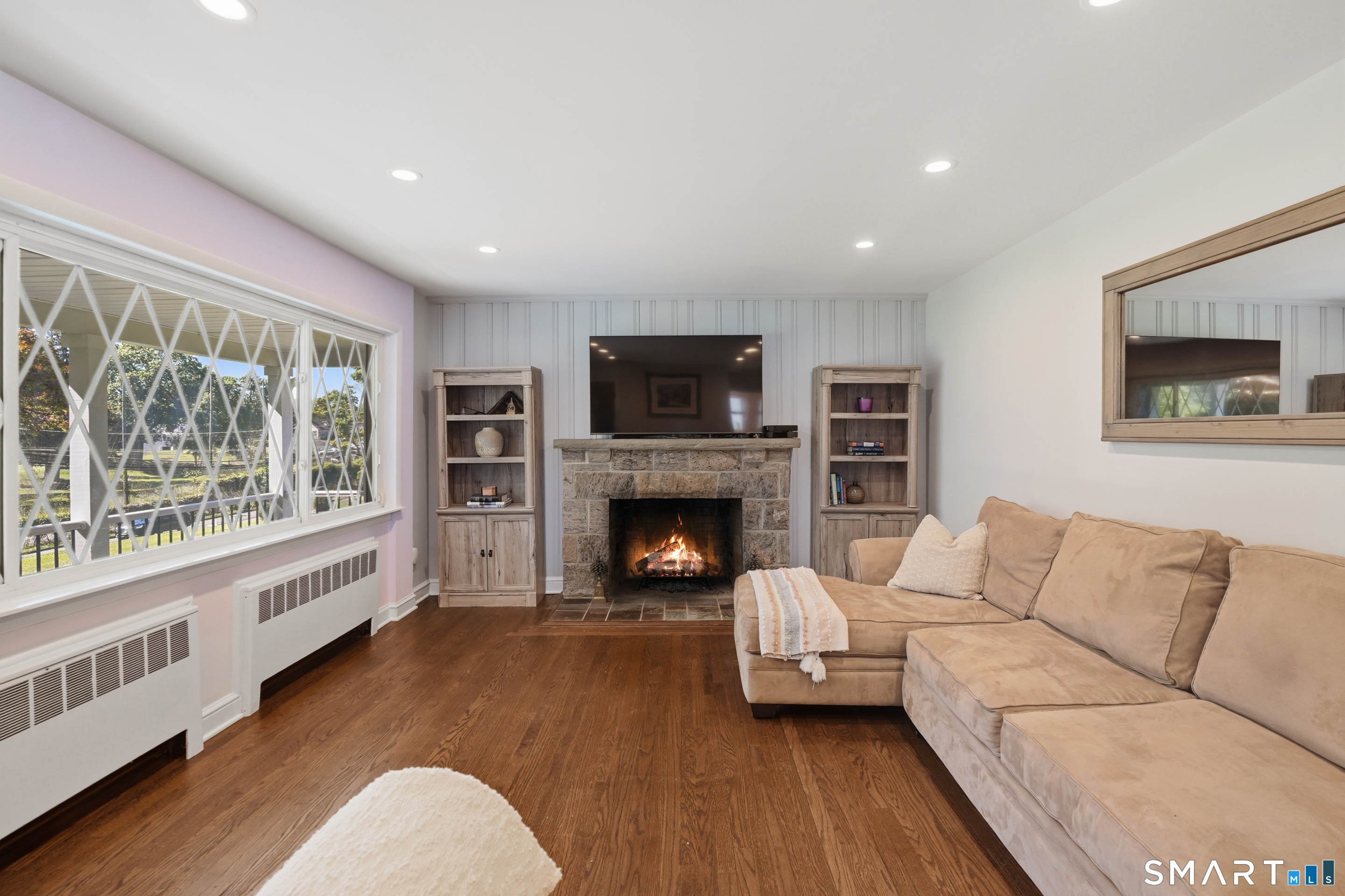 516 Stillwater Road Stamford, CT 06902 - Photo 3 of 37