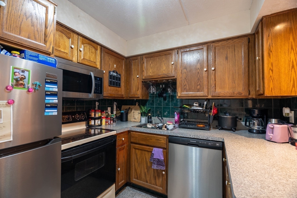 60 Rantoul Street, Unit 114N Beverly, MA 01915 - Photo 5 of 18