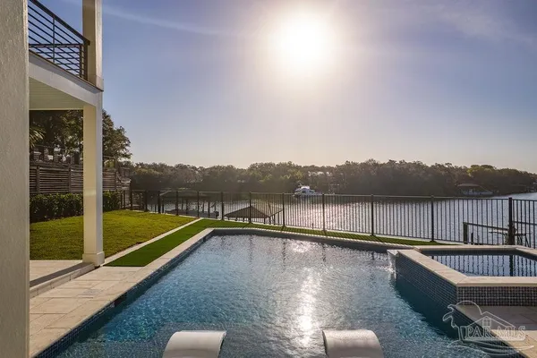 $4,500,000 | 50 Highpoint Drive, Gulf Breeze, FL 32561
