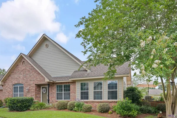 $329,900 | 7111 Village Maison Court, Unit 72, Baton Rouge, LA 70809