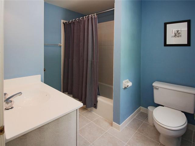 7960 Fox Run Road Indianapolis, IN 46278 - Photo 12 of 24 Gallery Image 12