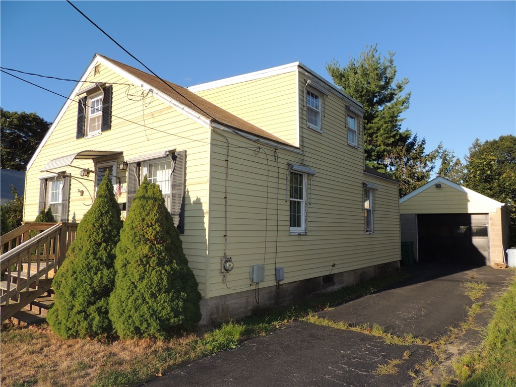 164 Tennyson Road Warwick, RI 02888 - Photo 2 of 34 Gallery Image 2