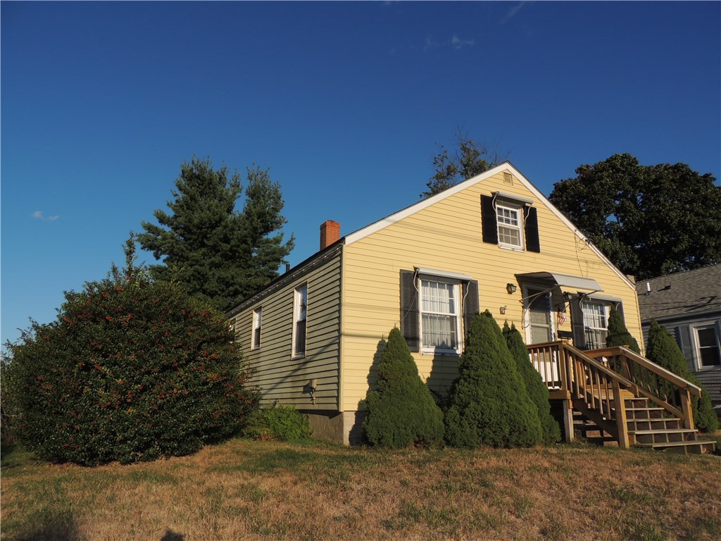 164 Tennyson Road Warwick, RI 02888 - Photo 3 of 34 Gallery Image 3
