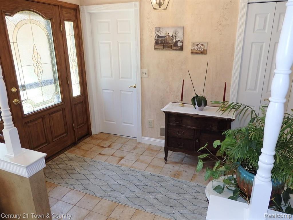 242 Poco Court Rochester Hills, MI 48307 - Photo 20 of 45