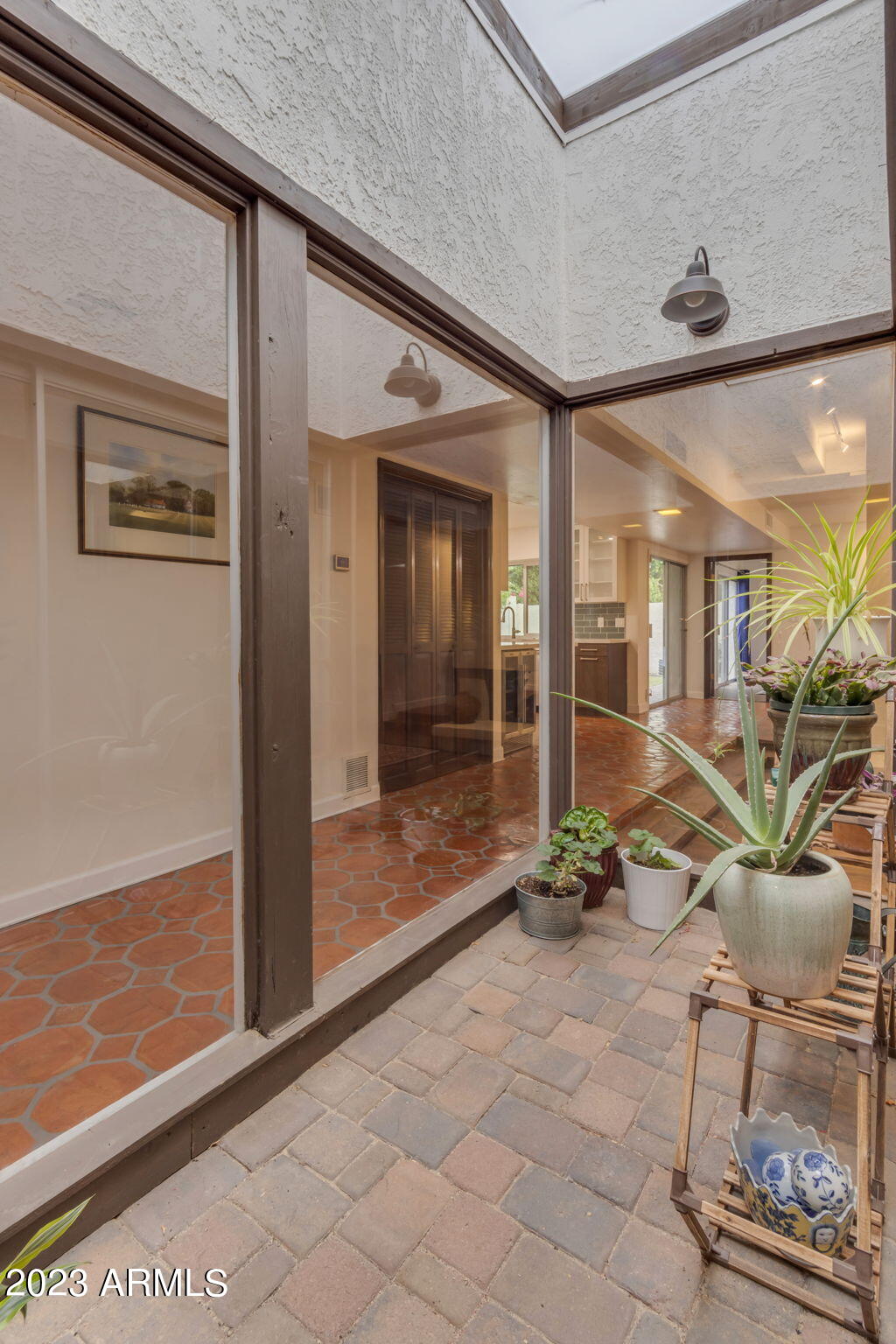 7013 North 10th Avenue Phoenix, AZ 85021 - Photo 9 of 40 31-web-or-mls-091_7013 N 10th Ave - Phoe