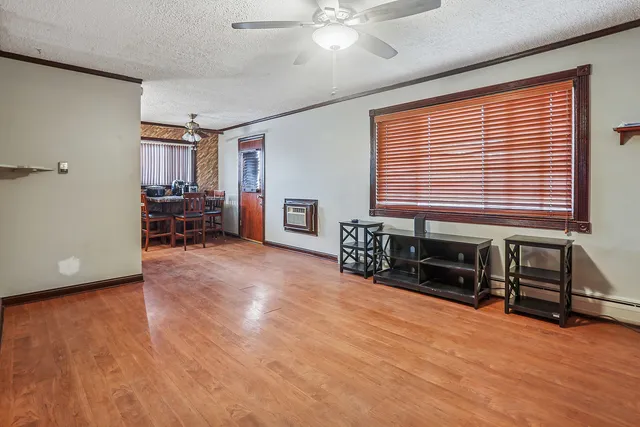 a view of livingroom with furniture and windows