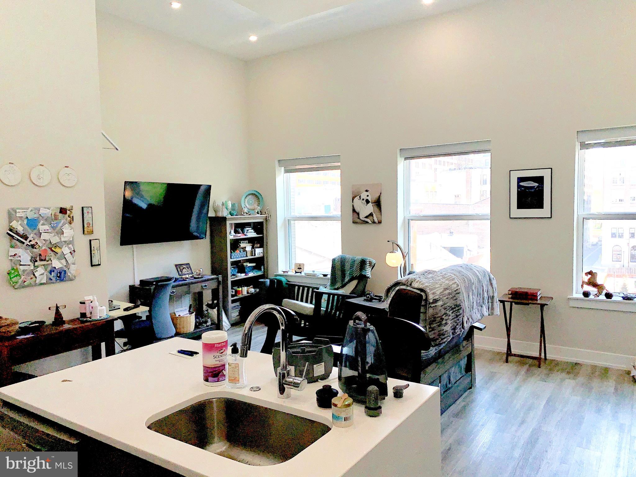 802 Sansom Street, Unit 403 Philadelphia, PA 19107 - Photo 11 of 19