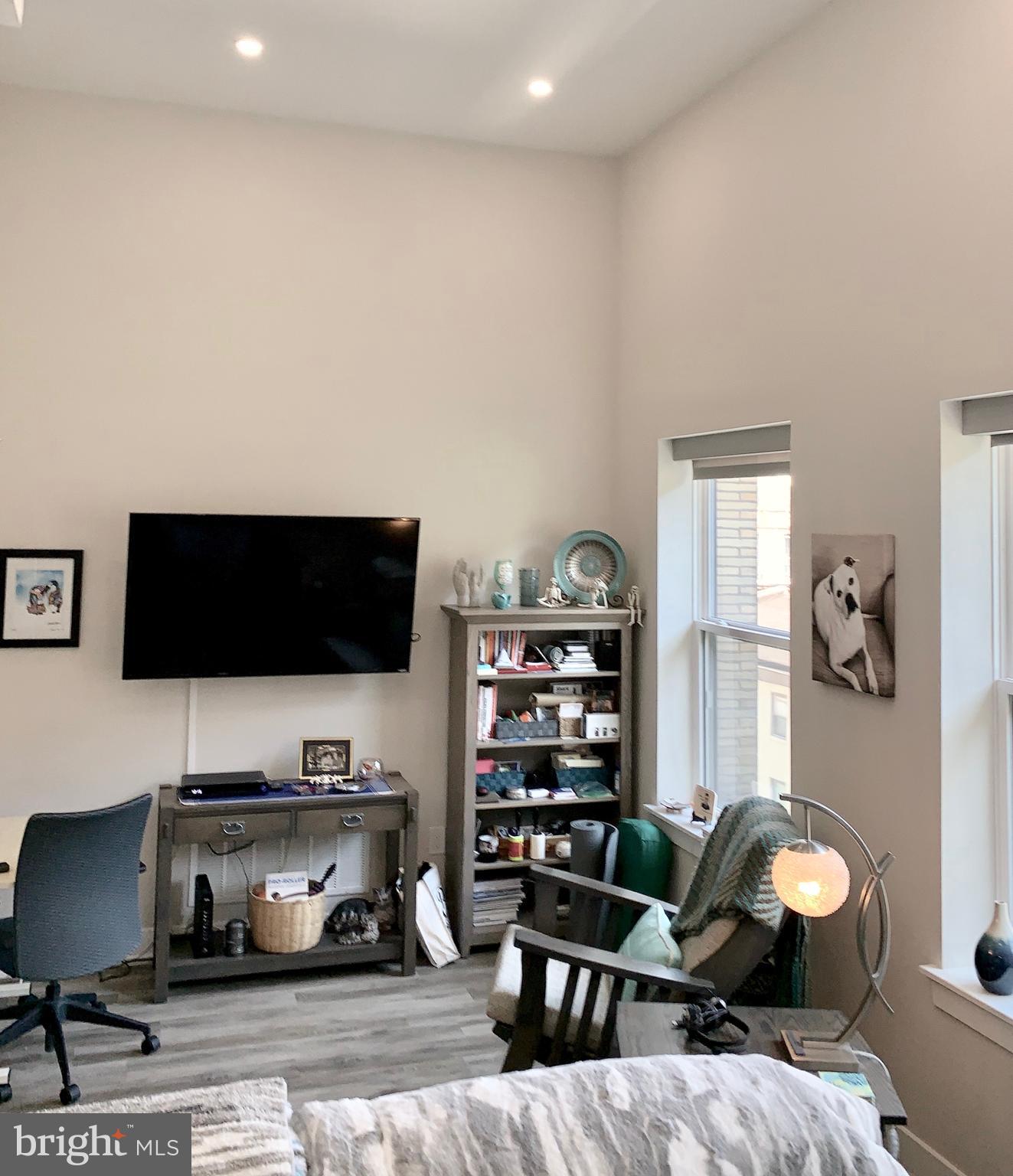 802 Sansom Street, Unit 403 Philadelphia, PA 19107 - Photo 13 of 19