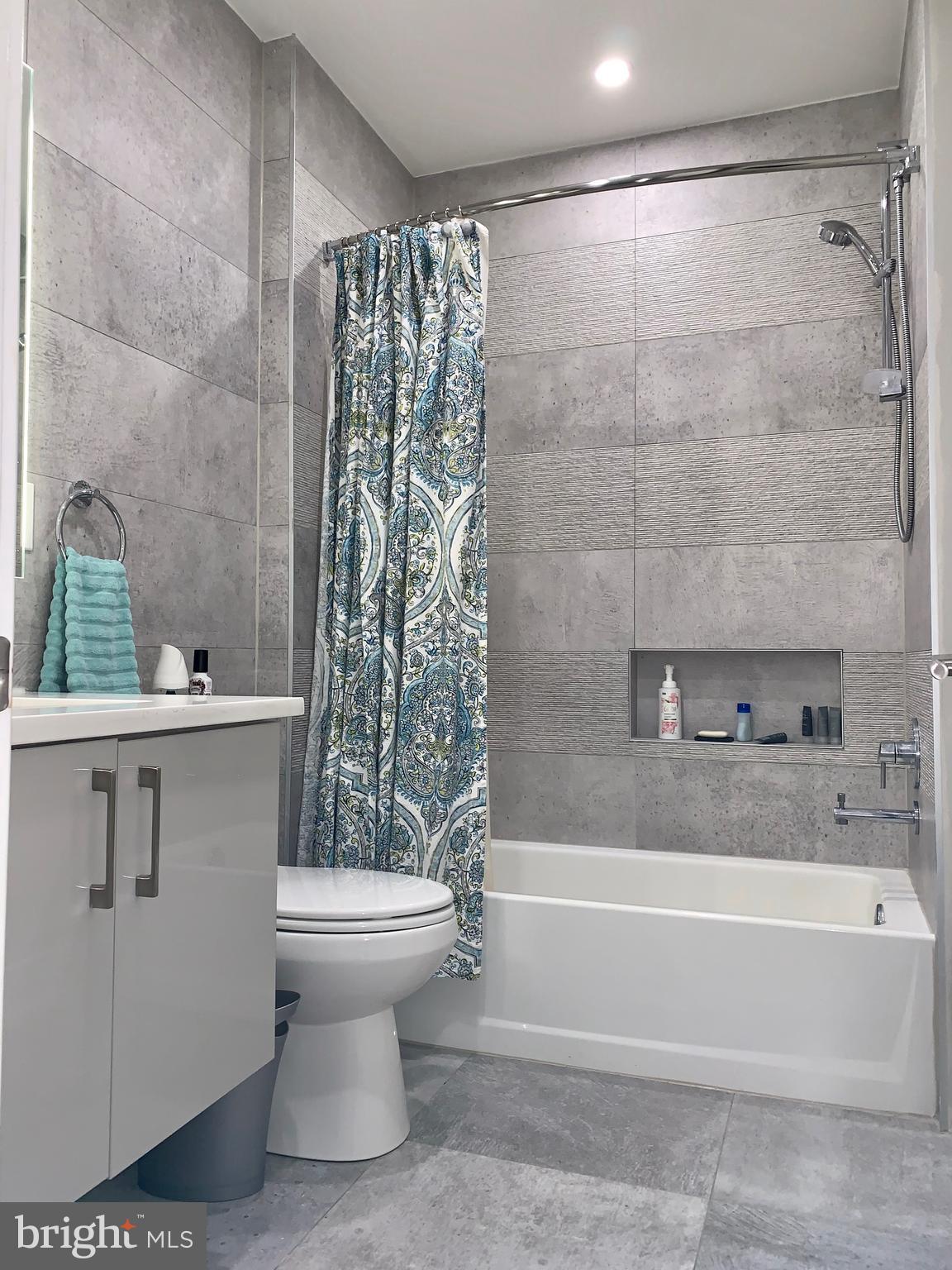 802 Sansom Street, Unit 403 Philadelphia, PA 19107 - Photo 15 of 19