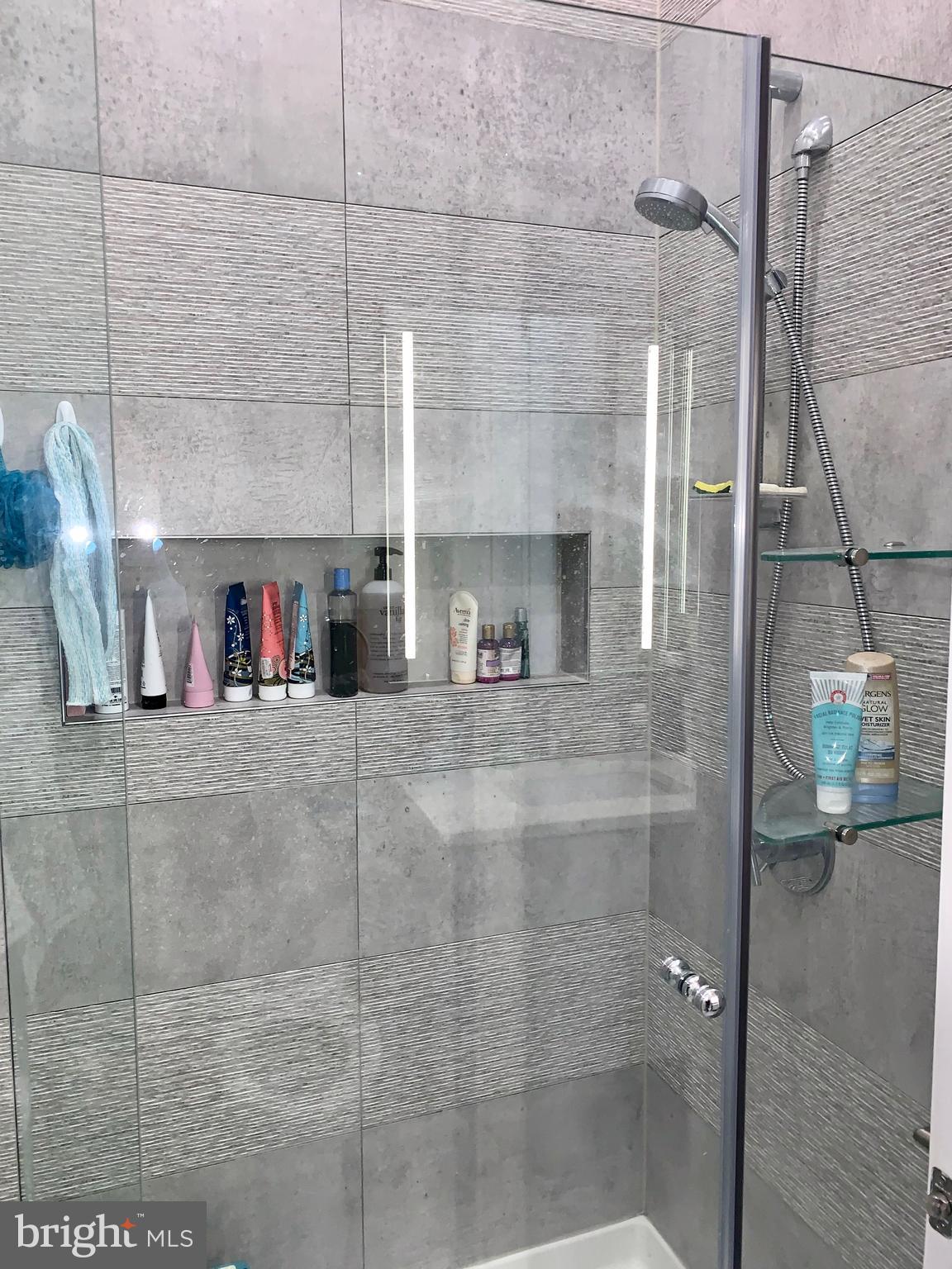 802 Sansom Street, Unit 403 Philadelphia, PA 19107 - Photo 18 of 19