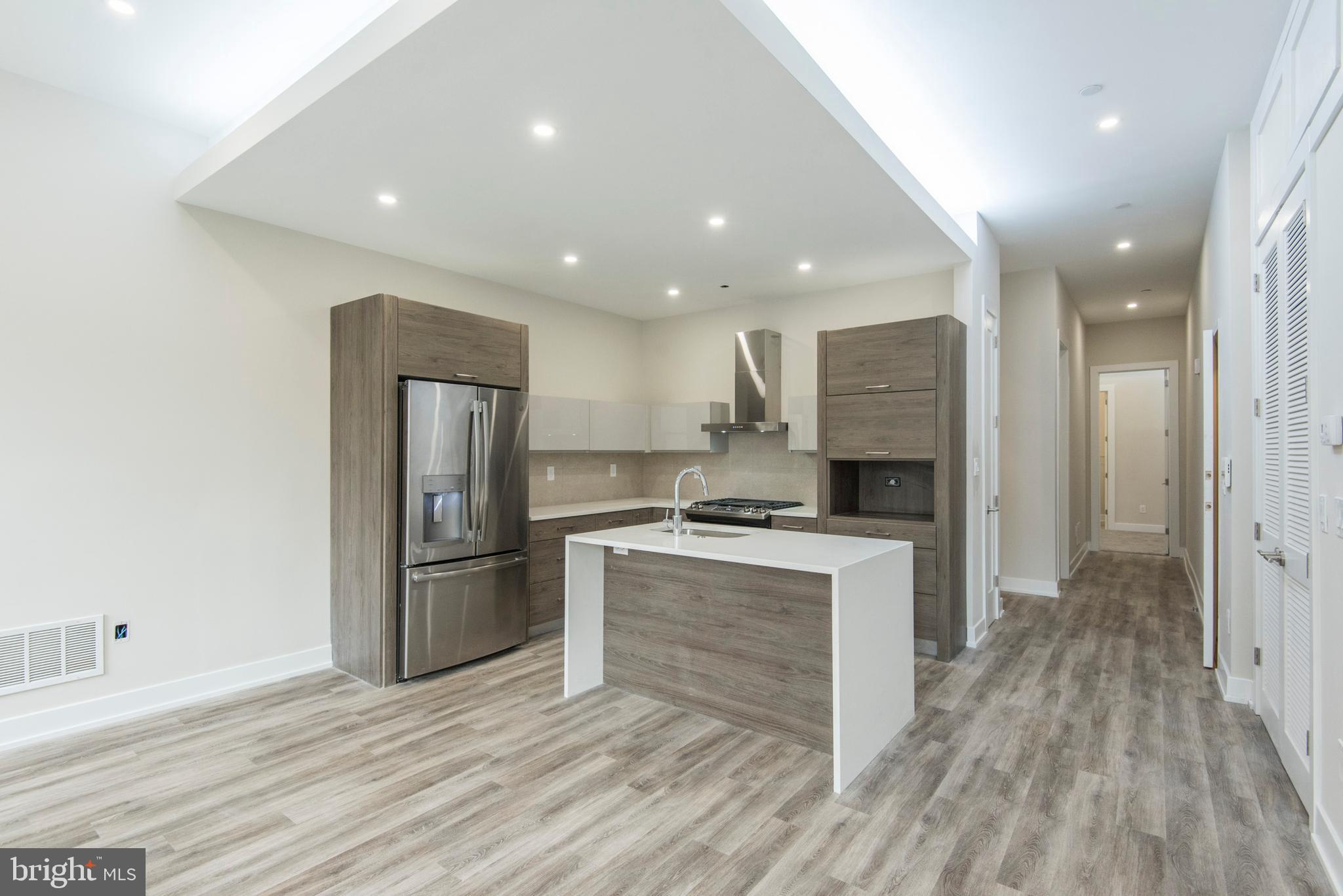 802 Sansom Street, Unit 403 Philadelphia, PA 19107 - Photo 3 of 19