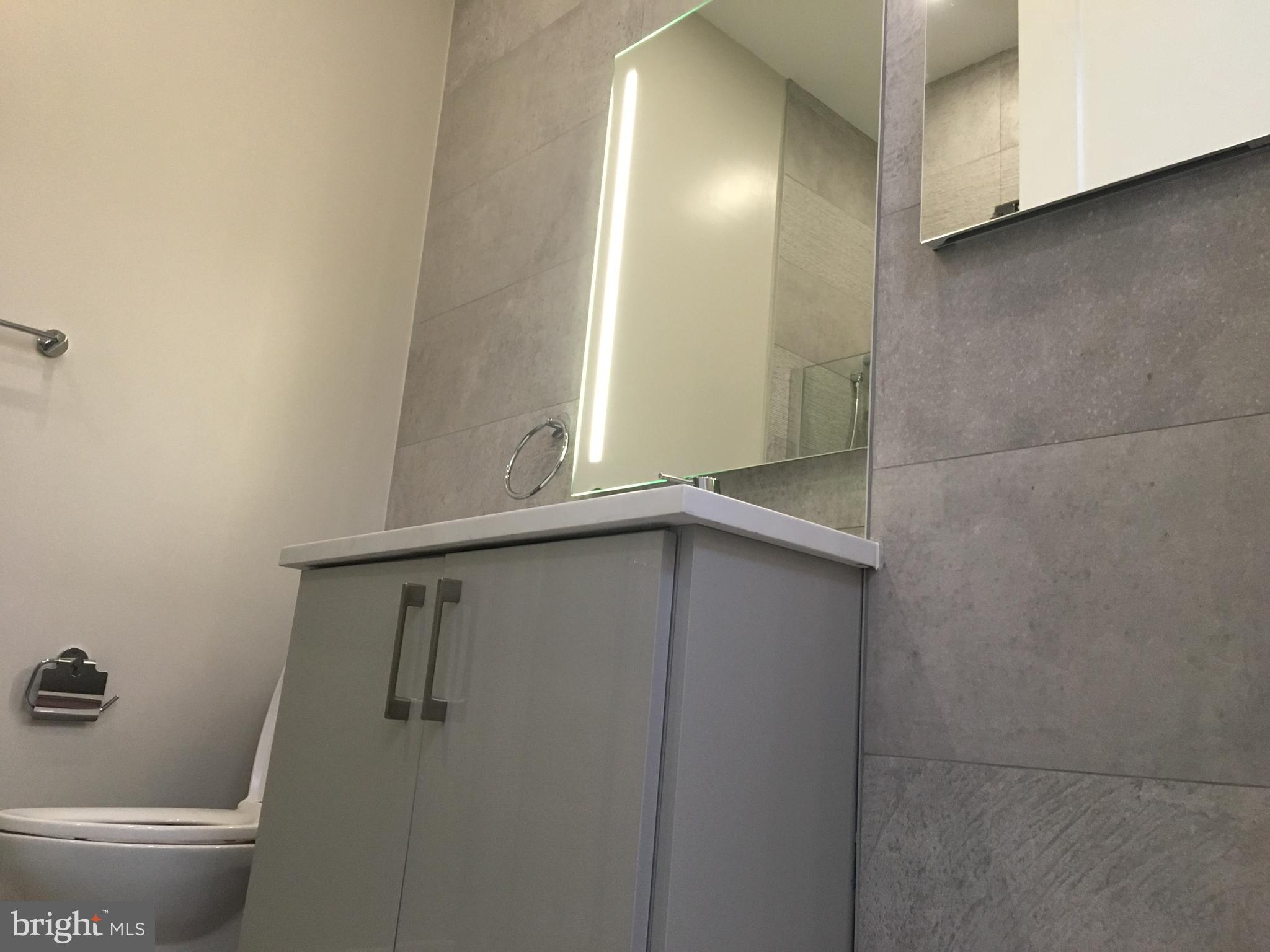 802 Sansom Street, Unit 403 Philadelphia, PA 19107 - Photo 8 of 19