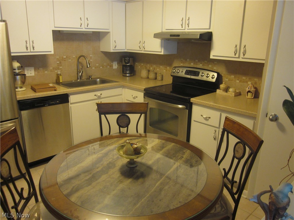 22555 Center Ridge Road, Unit 204 Rocky River, OH 44116 - Photo 5 of 34
