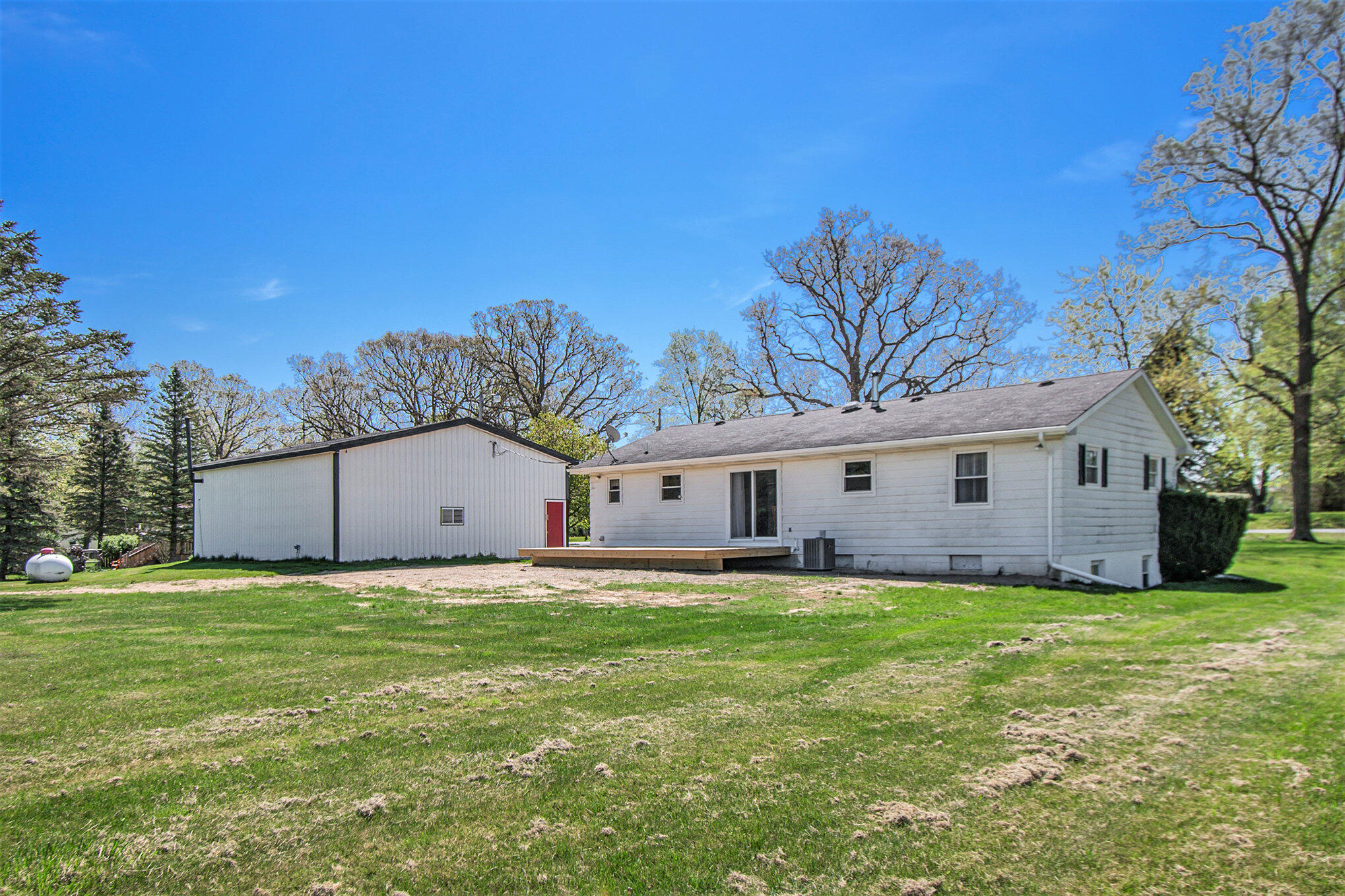 2014 Plains Road Leslie, MI 49251 - Photo 2 of 45 043_ndp3172