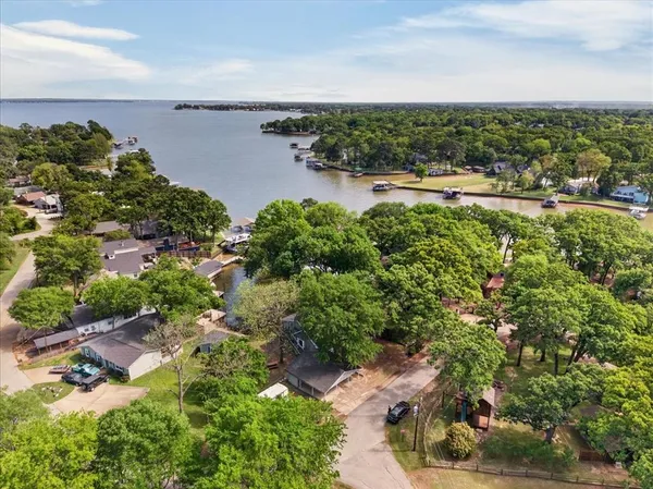 $245,000 | 1529 Oak Shore Drive, Tool, TX 75143