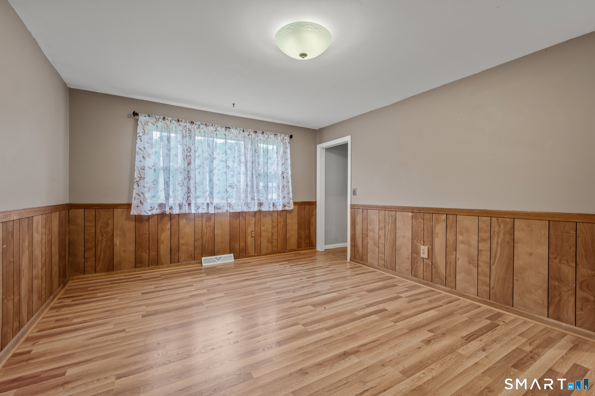 19 Sheffield Road North Haven, CT 06473 - Photo 15 of 33 Gallery Image 15