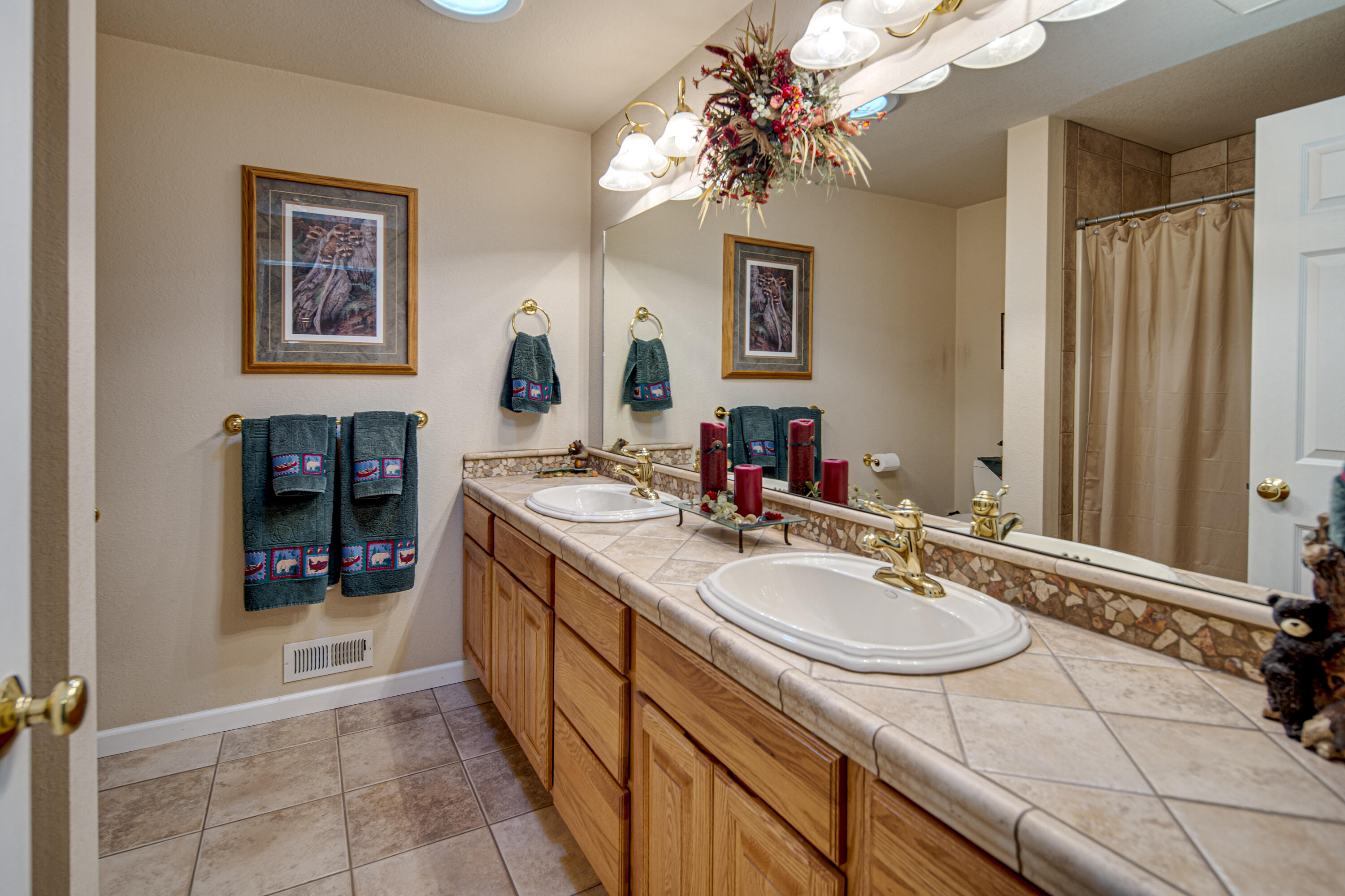 22075 Bear Creek Road Bend, OR 97701 - Photo 26 of 95 22075-479