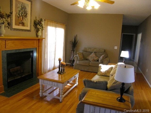 444 Marterdan Ridge Marion, NC 28752 - Photo 2 of 13 Gallery Image 2
