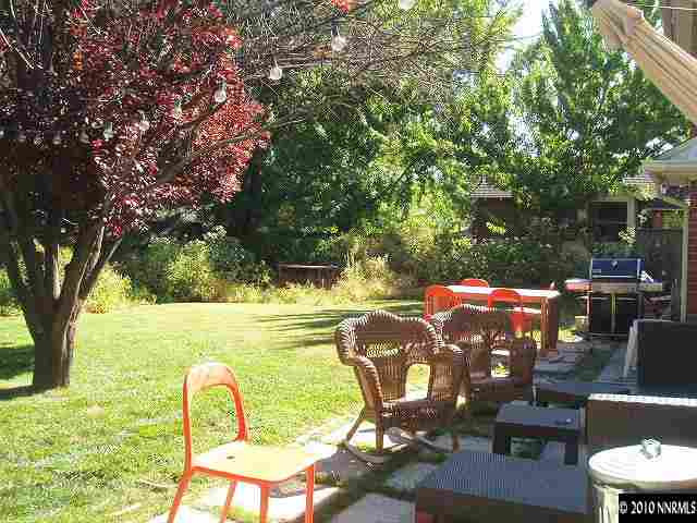 675 Manor Drive Reno, NV 89509 - Photo 6 of 9 a view of a chairs and table in patio