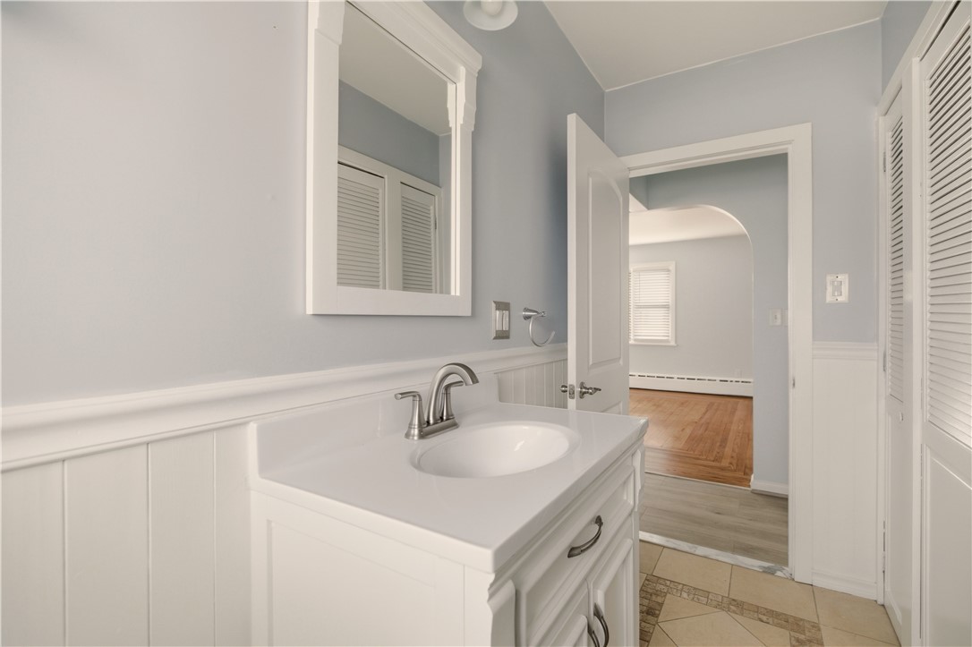 92 Bracket Avenue Tiverton, RI 02878 - Photo 11 of 48