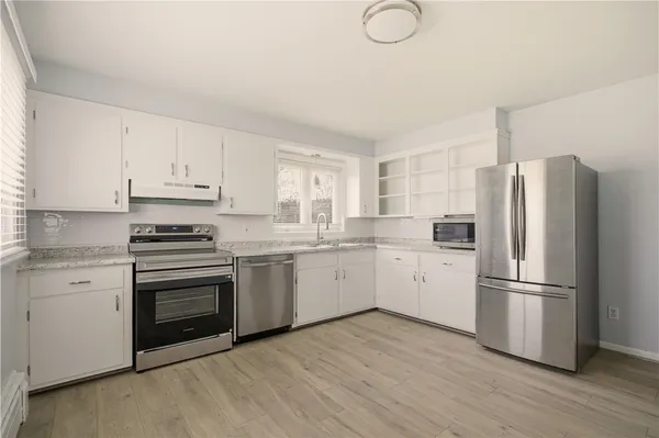 $579,000 | 92 Bracket Avenue, Tiverton, RI 02878