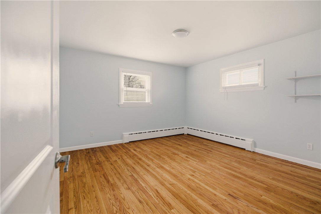92 Bracket Avenue Tiverton, RI 02878 - Photo 16 of 48