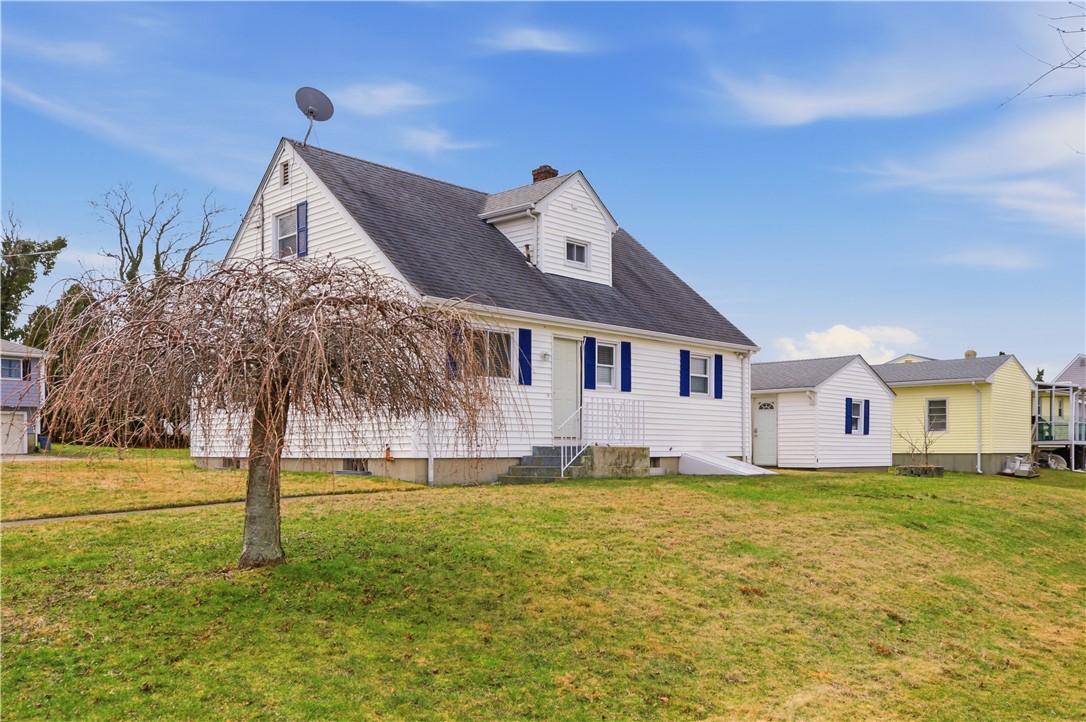 92 Bracket Avenue Tiverton, RI 02878 - Photo 32 of 48